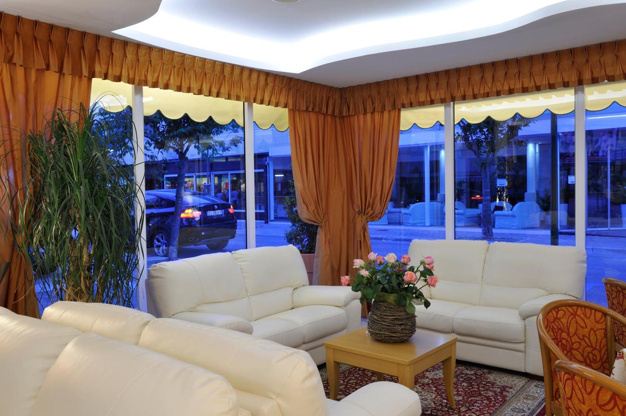 Hotel Al Prater Lignano Sabbiadoro Exterior photo