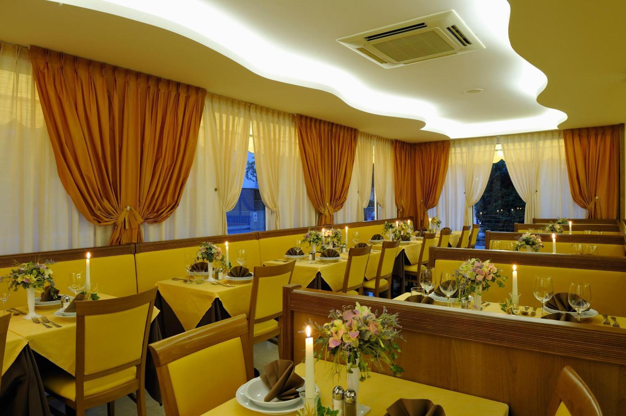 Hotel Al Prater Lignano Sabbiadoro Exterior photo