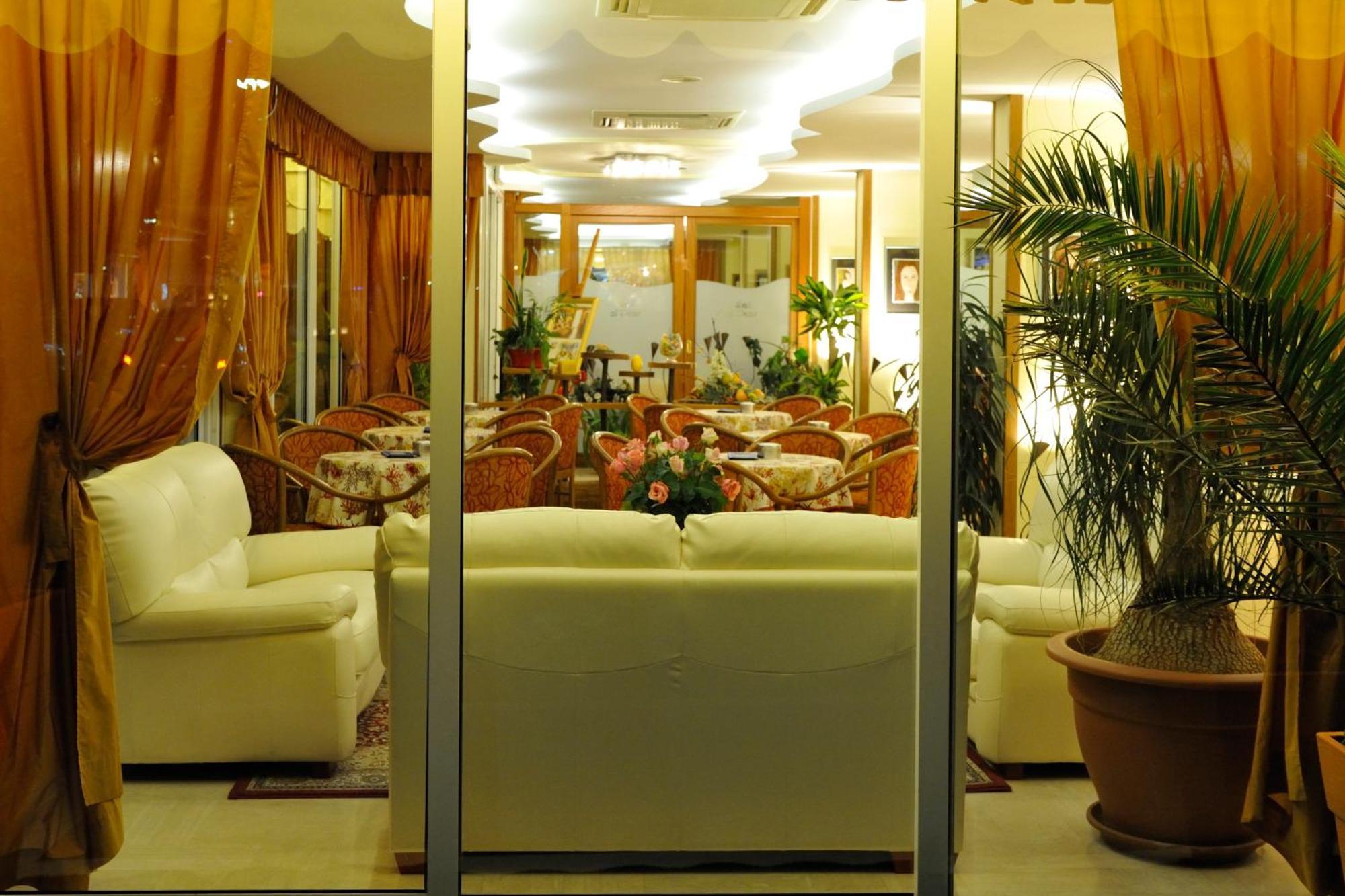 Hotel Al Prater Lignano Sabbiadoro Exterior photo
