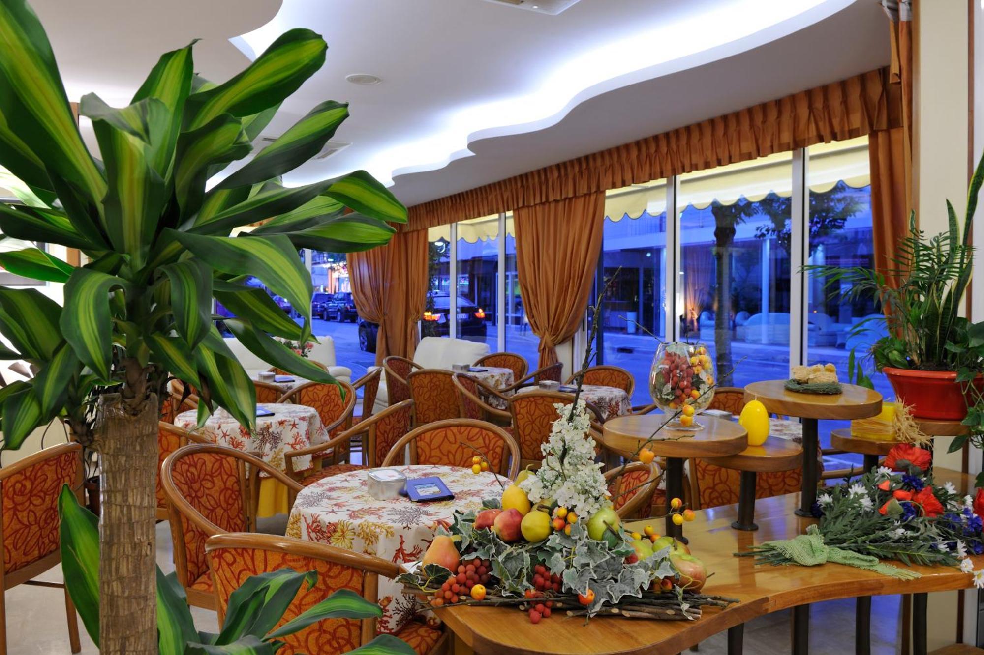Hotel Al Prater Lignano Sabbiadoro Exterior photo