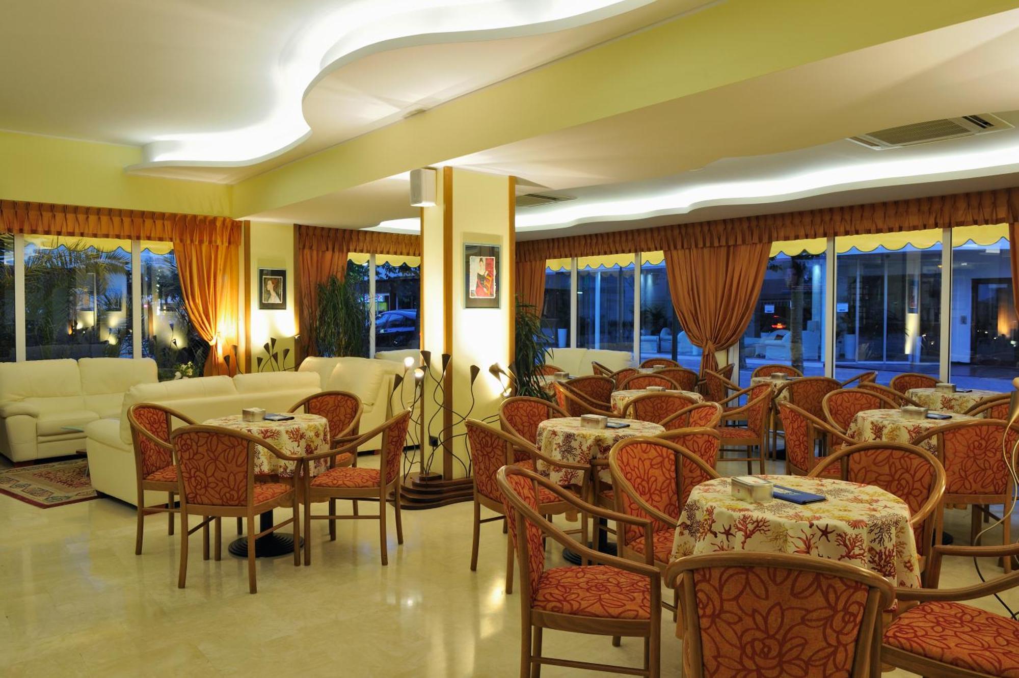 Hotel Al Prater Lignano Sabbiadoro Exterior photo