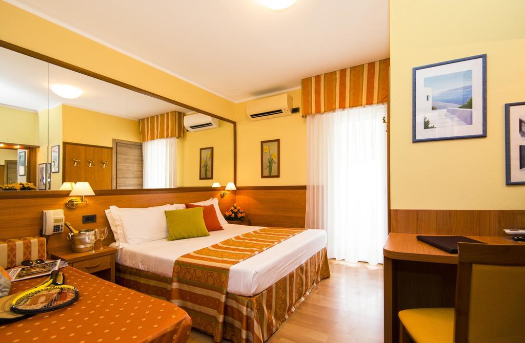 Hotel Al Prater Lignano Sabbiadoro Exterior photo