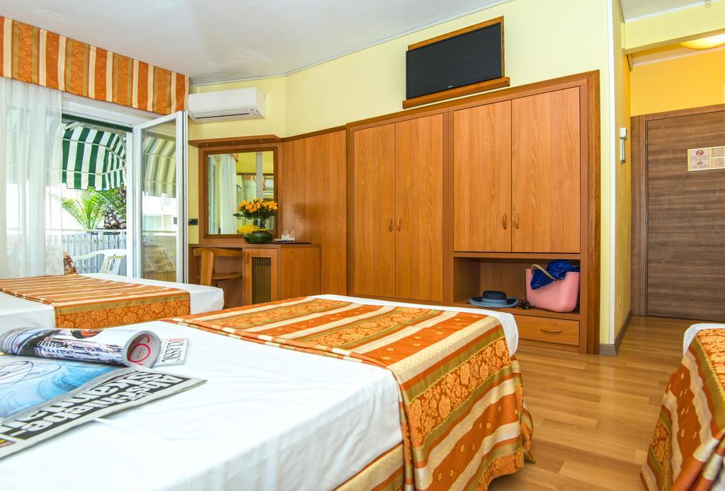 Hotel Al Prater Lignano Sabbiadoro Exterior photo