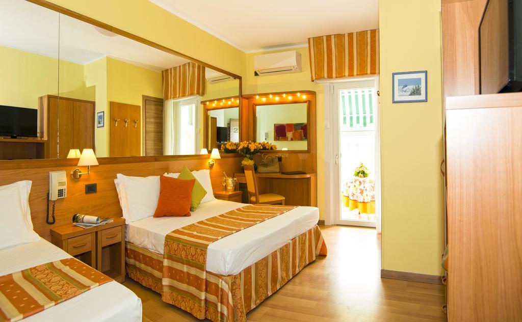 Hotel Al Prater Lignano Sabbiadoro Exterior photo