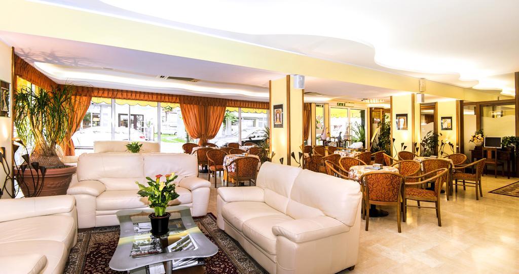 Hotel Al Prater Lignano Sabbiadoro Exterior photo