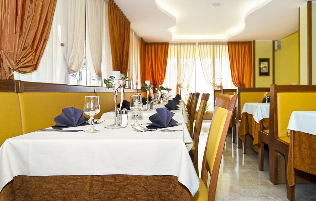 Hotel Al Prater Lignano Sabbiadoro Exterior photo