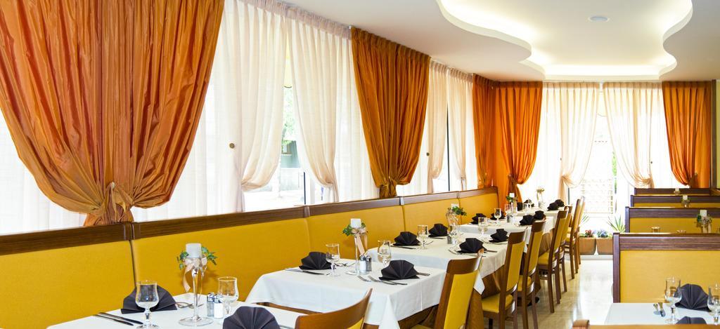 Hotel Al Prater Lignano Sabbiadoro Exterior photo