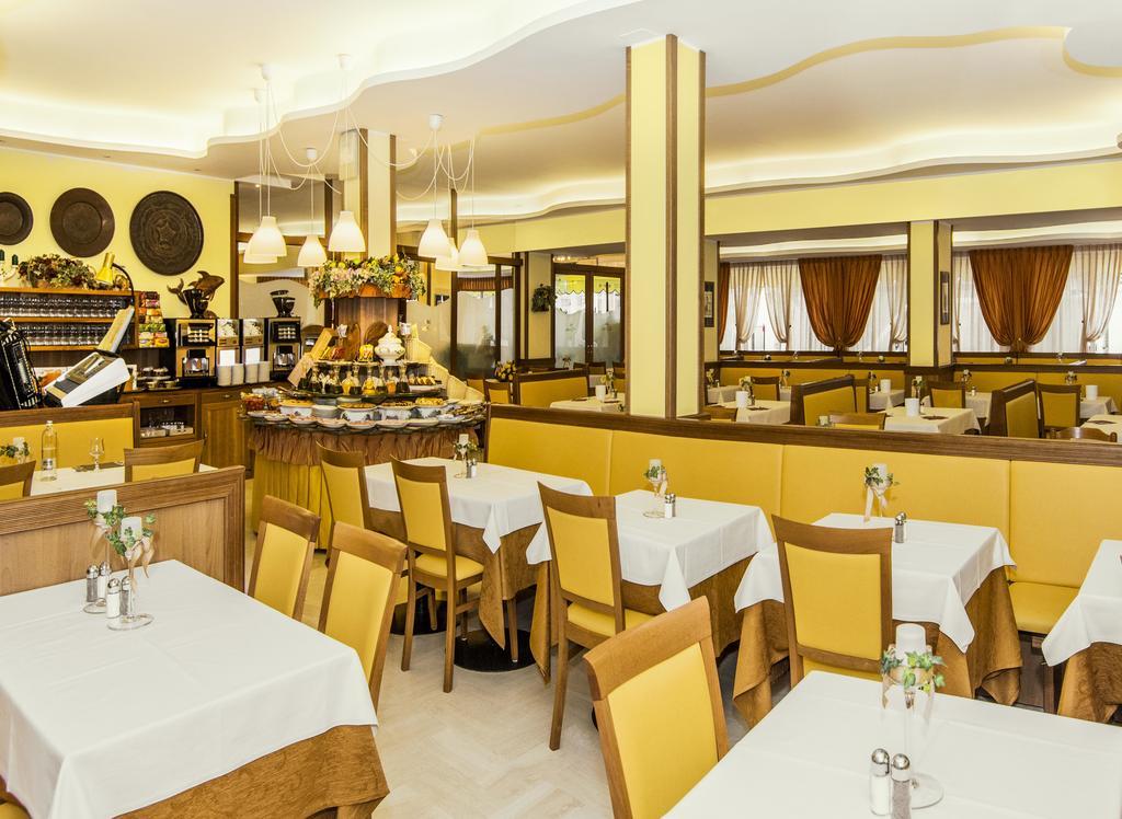 Hotel Al Prater Lignano Sabbiadoro Exterior photo